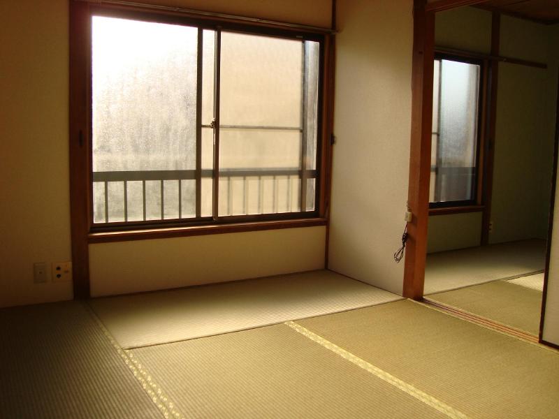 Other room space. Is a Japanese-style room of calm interior.