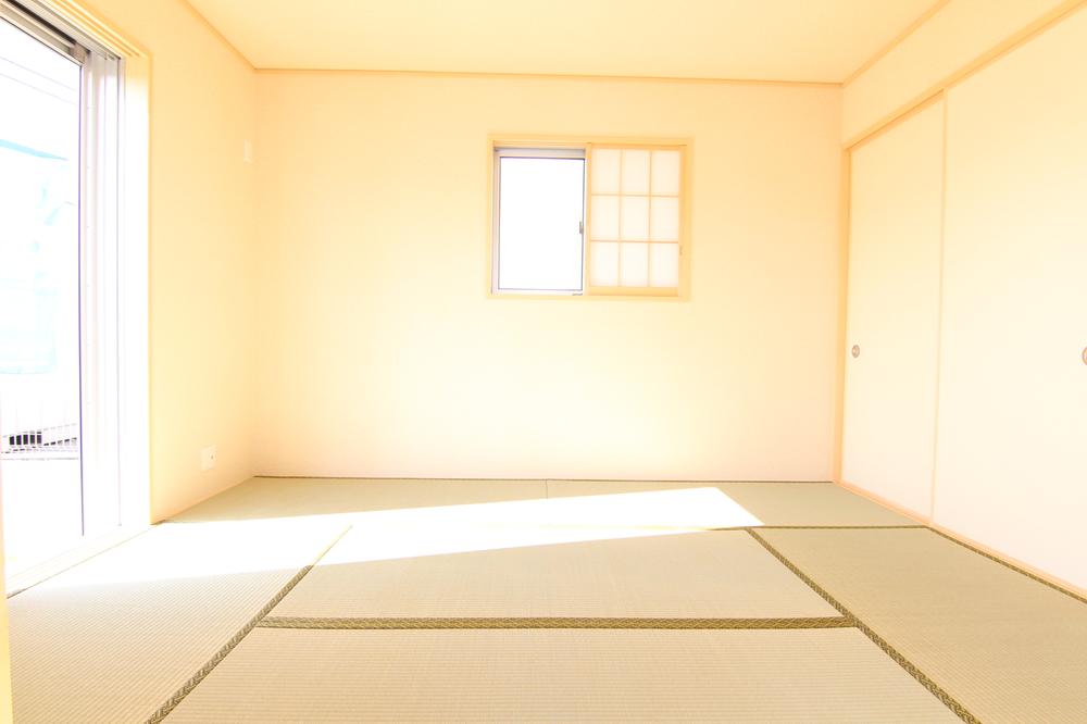 Non-living room. 1 Building