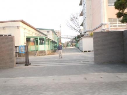 Primary school. 1200m to Ichikawa City Ohno Elementary School