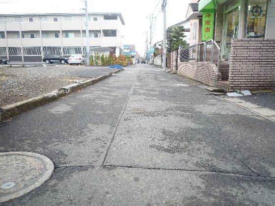 Other local. Frontal road