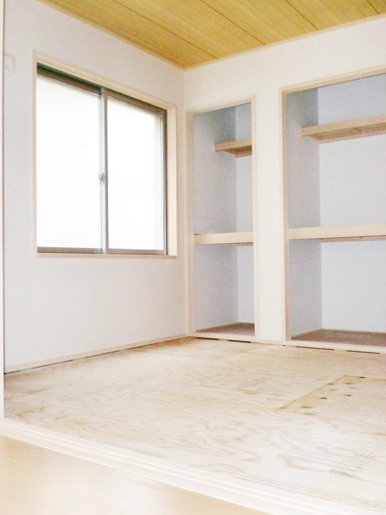 Non-living room.  [Selling local] Convenient Japanese-style room to visitors! It contains the now tatami!