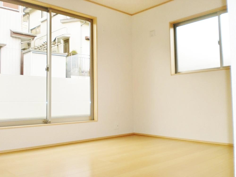Non-living room.  [Selling local] 7.5 Pledge of Western-style is the perfect size to the main bedroom!