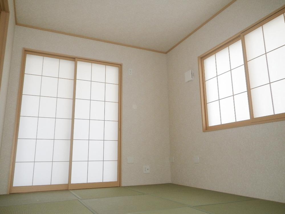Non-living room. Is a Japanese-style room