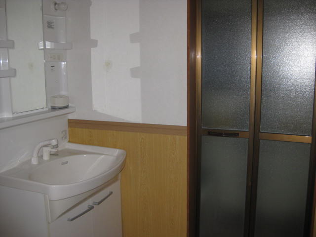 Washroom. Basin dressing room of spread ・ Washing machine Storage