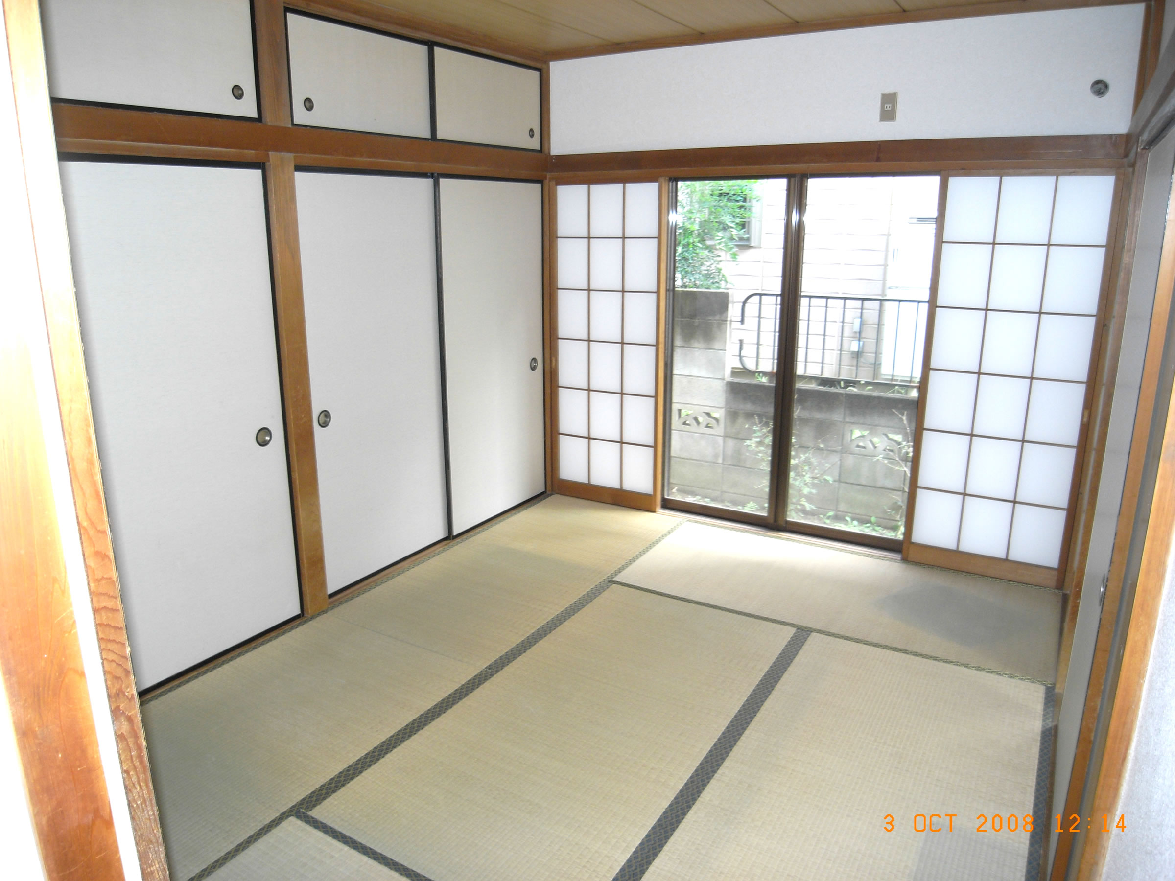 Living and room. 1F Japanese-style room (Tatamigae ago)