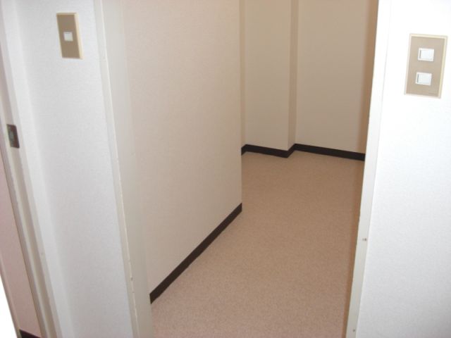 Other room space. Corridor