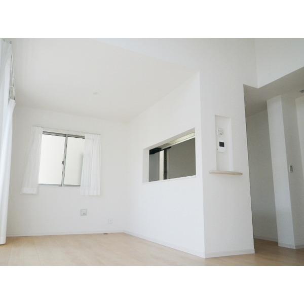 Same specifications photos (living). Same specifications Photos