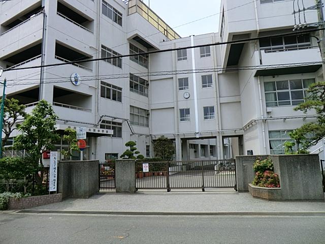 Junior high school. 1200m until Ichikawa Municipal Ozu junior high school