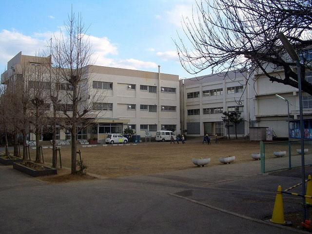 Primary school. 170m until Ichikawa Tatsunaka Kokubu Elementary School