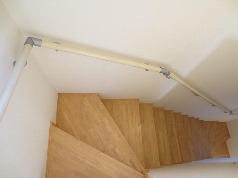 Other introspection. Stair handrail It will be useful to those who small children and our elderly.