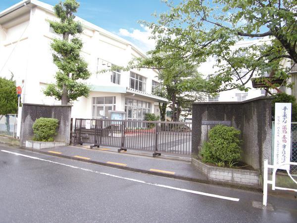 Primary school. Nobuatsu 700m up to elementary school