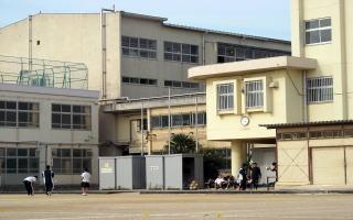 Junior high school. Fourth 820m Ichikawa fourth junior high school up in
