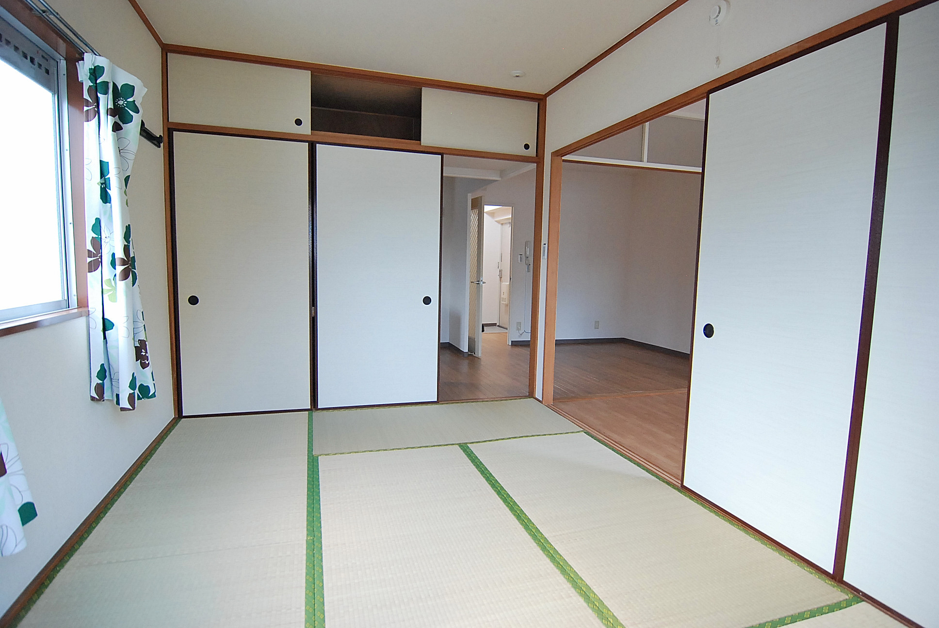 Living and room. Japanese-style room 6 quires