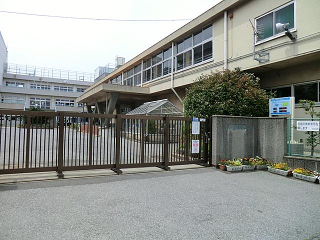 Junior high school. 511m until Ichikawa Municipal eighth Junior High School