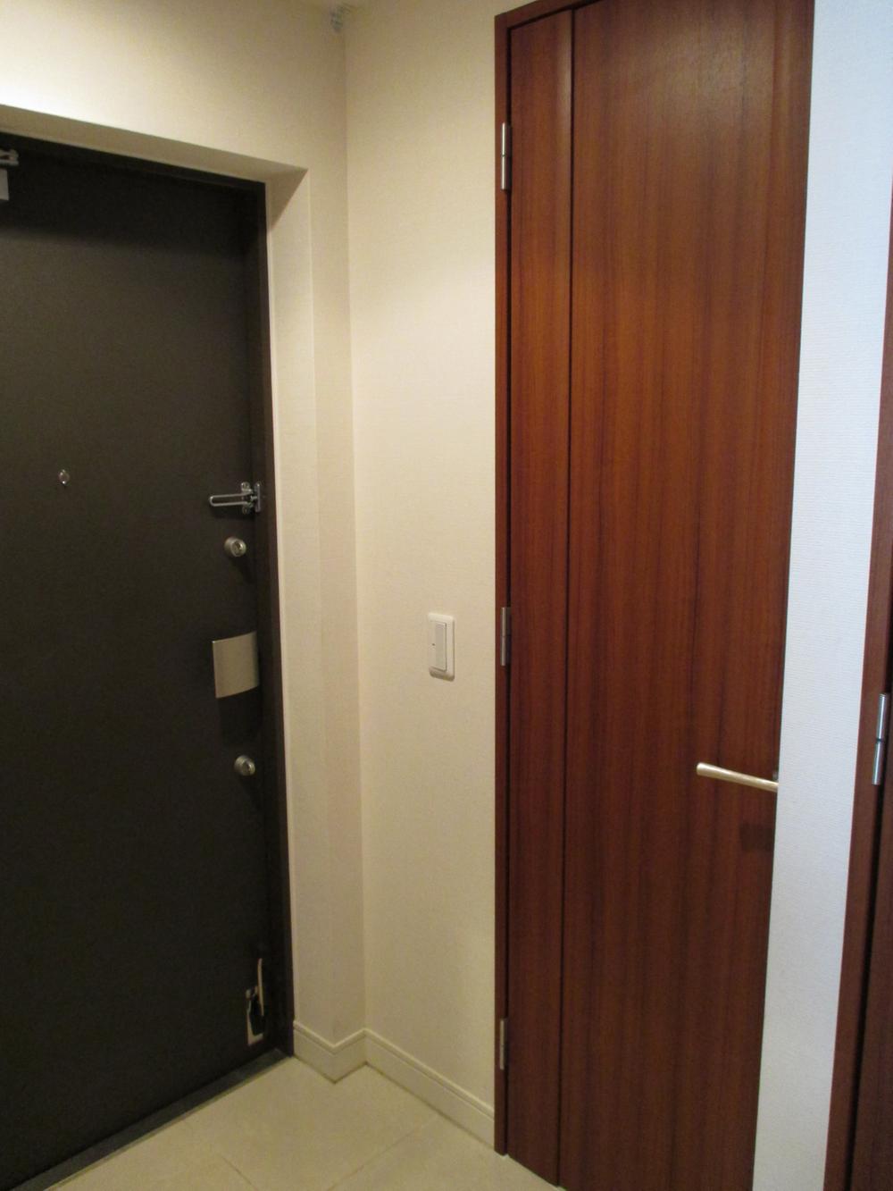 Entrance. 2013 September shooting