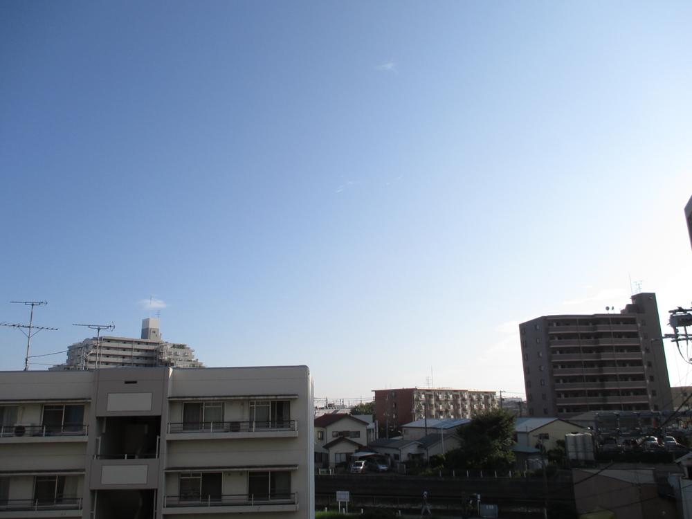 View photos from the dwelling unit. 2013 September shooting