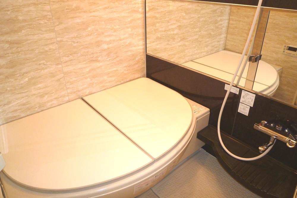 Bathroom. Indoor (June 2013) Shooting / heating, Otobasu type with a drying function