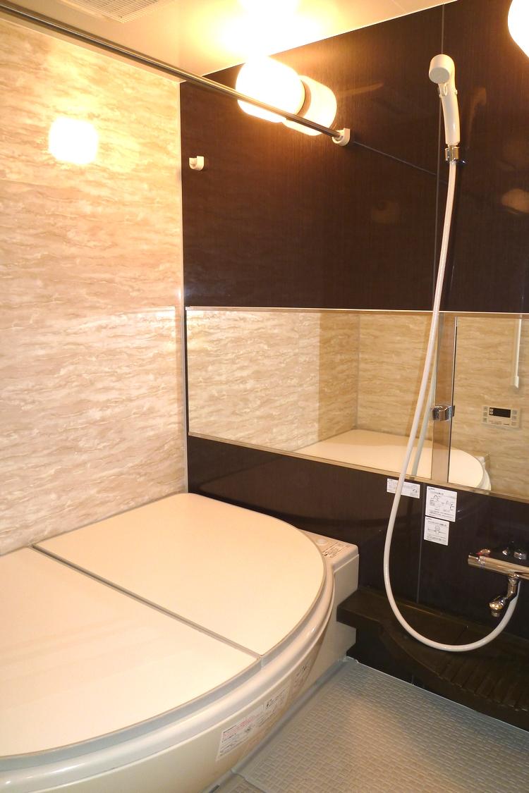Bathroom. Indoor (June 2013) Shooting / heating, Otobasu type with a drying function