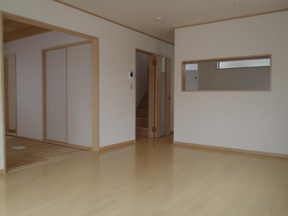 Same specifications photos (living)