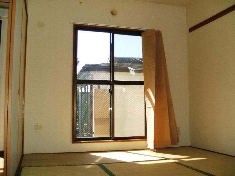 Living and room. Japanese-style room to settle