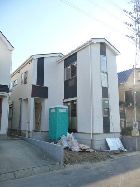 Local photos, including front road. Living facilities enhancement within walking distance within 10 minutes