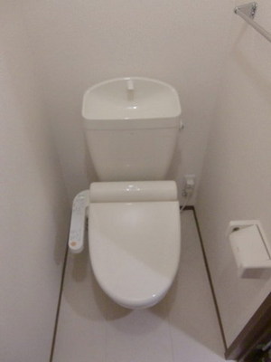 Toilet. Washlet also standard equipment.