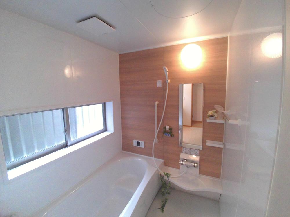 Bathroom. Bathroom to heal fatigue of the day is the spacious bathroom to enjoy bath time with spacious 1 tsubo or more children.