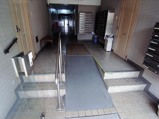 Entrance. Entrance inside