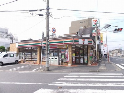 Convenience store. Seven-Eleven Kakemama store up (convenience store) 130m