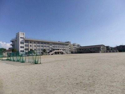 Junior high school. 950m until Ichikawa Municipal Fukuei junior high school (junior high school)