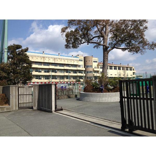 Primary school. 588m Fukuei elementary school to Ichikawa Municipal Fukuei Elementary School