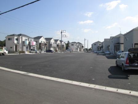 Local photos, including front road. Compartment shooting fiscal and spacious of more site area 50 tsubo 25 July 20