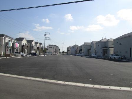 Local appearance photo. There is also a park in the subdivision Shooting 2013 July 20