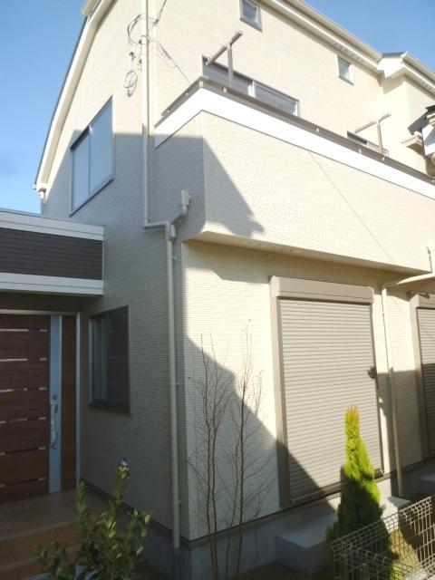 Local appearance photo. 1 Building