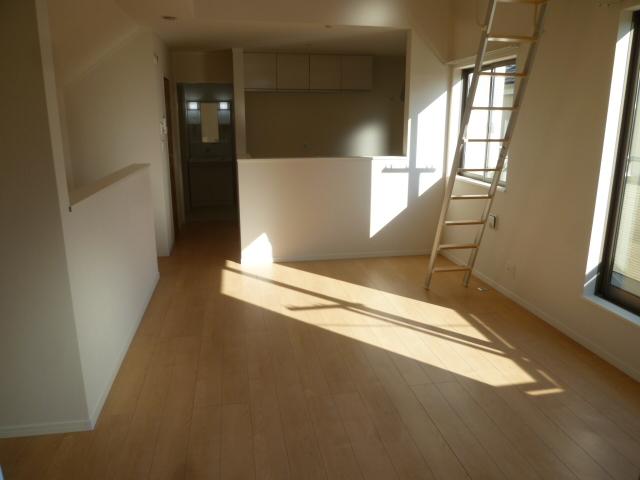 Living. 1 Building