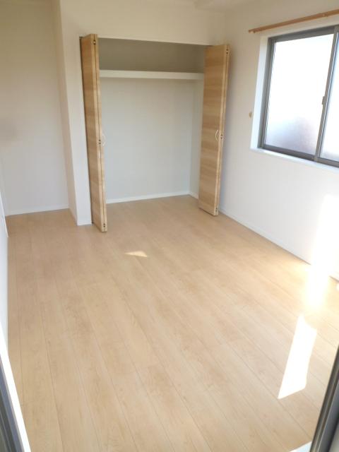 Non-living room. Building 2