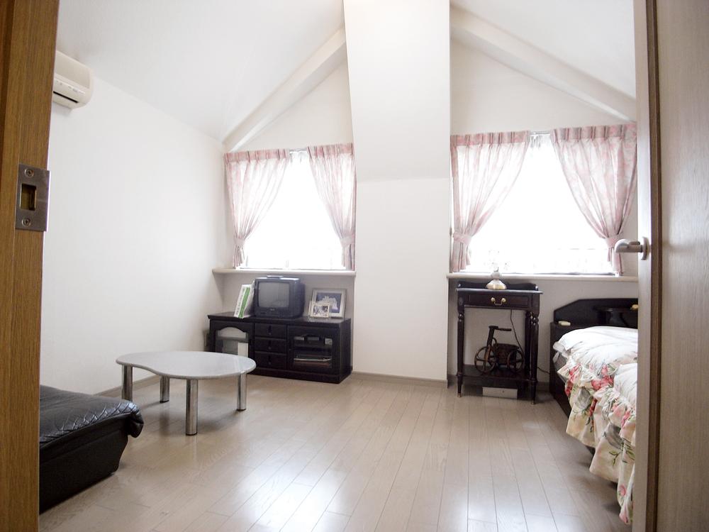 Non-living room. Room (May 2012) shooting