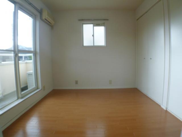 Living and room. Air-conditioned first base with the flooring