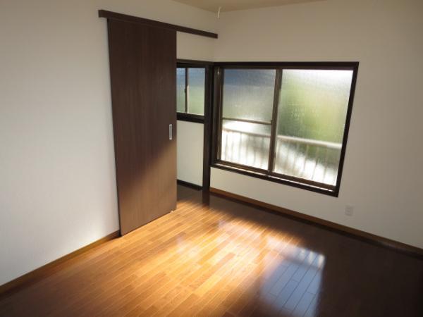 Non-living room. 2 is Kaiyoshitsu (6 quires) Flooring, It was instead stuck Cross