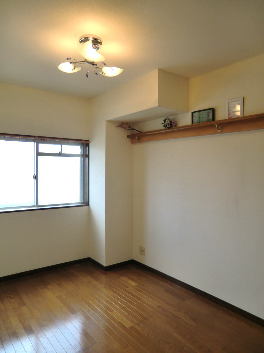 Other room space. 6 tatami Western-style