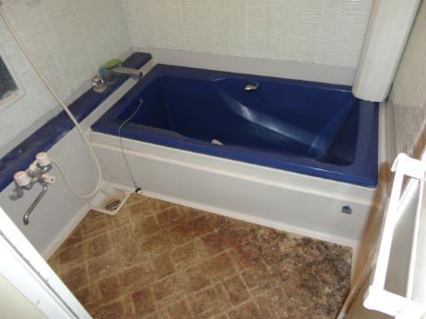 Bathroom. And replace it with a new unit bus made of Rikushiru.