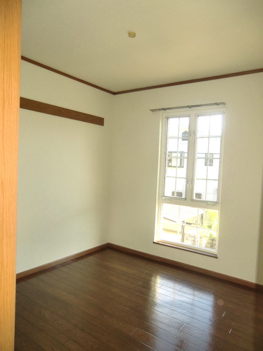 Living and room. Western-style 4.5 tatami Facing south