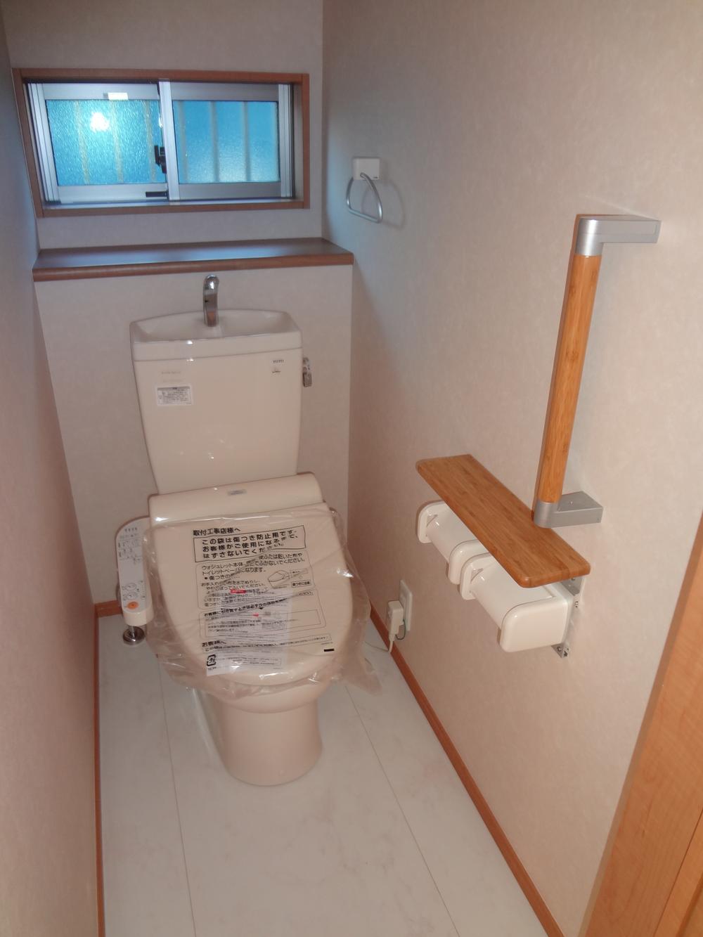 Toilet. Toilet construction example photo It has been installed on the first floor and the second floor.
