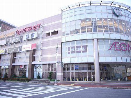 Shopping centre. 150m to Aeon Mall Chiba New Town