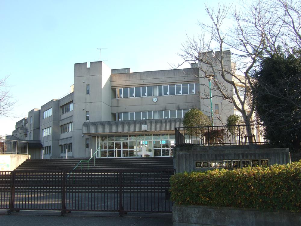 Primary school. Inzai Municipal Kikari to elementary school 1864m