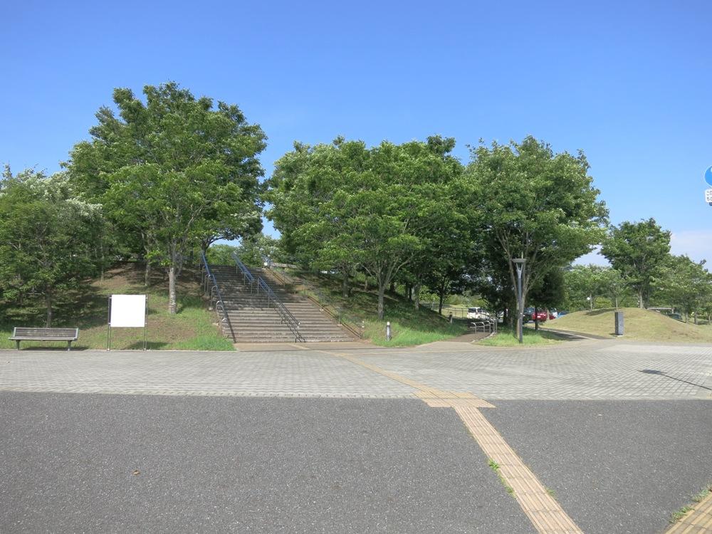 park. Thank tennis court, etc. to "Hagiwara park"