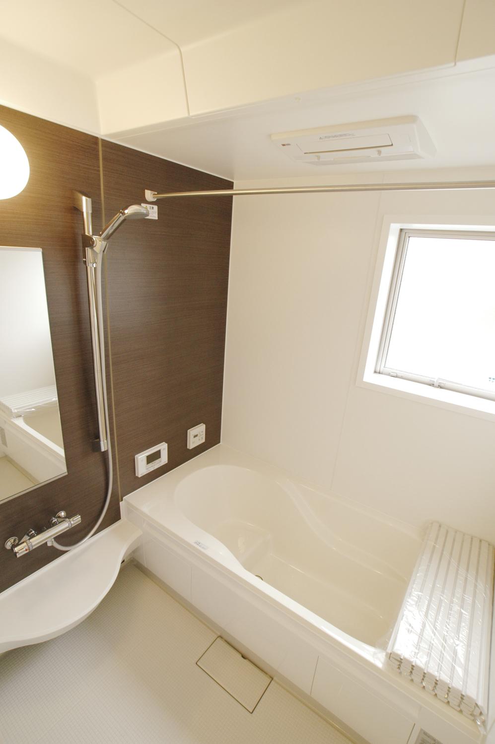 Same specifications photo (bathroom).  □  bathroom  □ (Model house) It is full of insulation specifications to keep the warmth. Mist sauna ・ Also it has a bathroom heating ventilation dryer