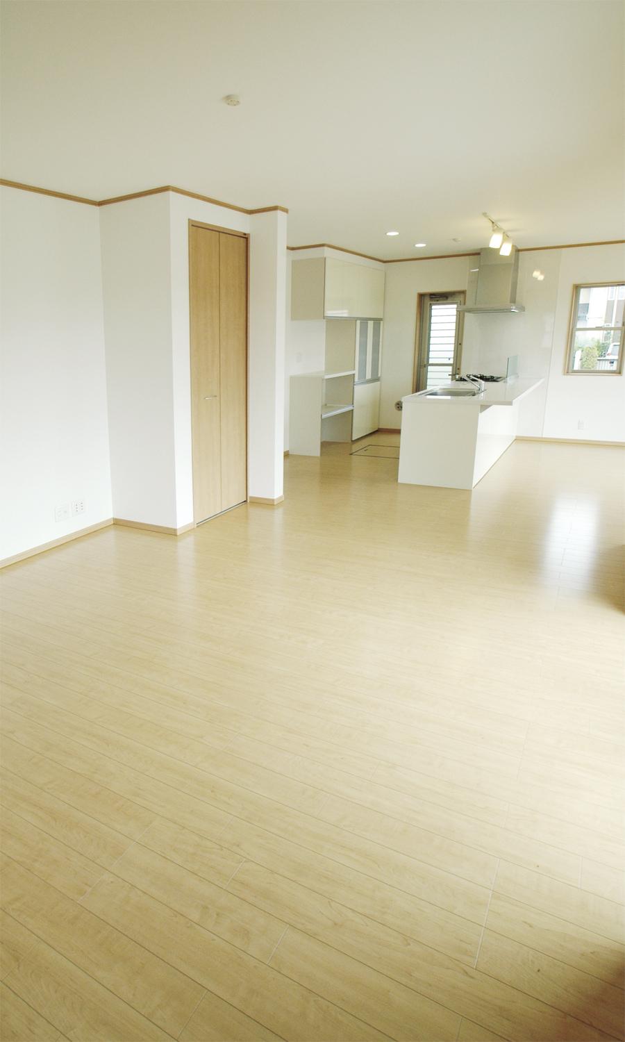 Same specifications photos (living).  □  living  □ (Model house) Comfortable spacious LDK 18.6 quires that a feeling of opening. You spend the whole family (^^)