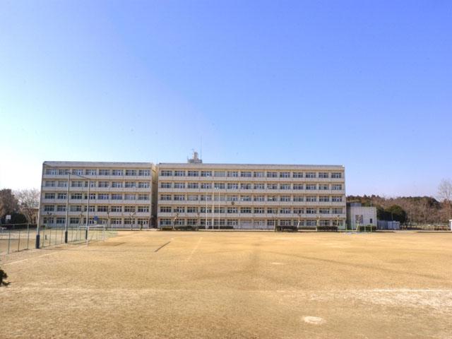 Junior high school. Kamagaya stand fifth Kamagaya until junior high school 1350m