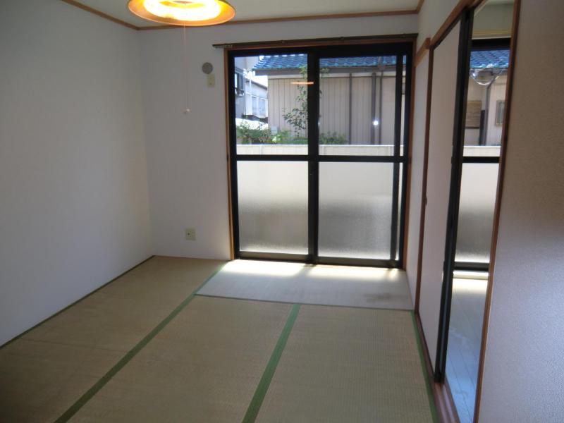 Other room space. It Japanese-style room is restless mind